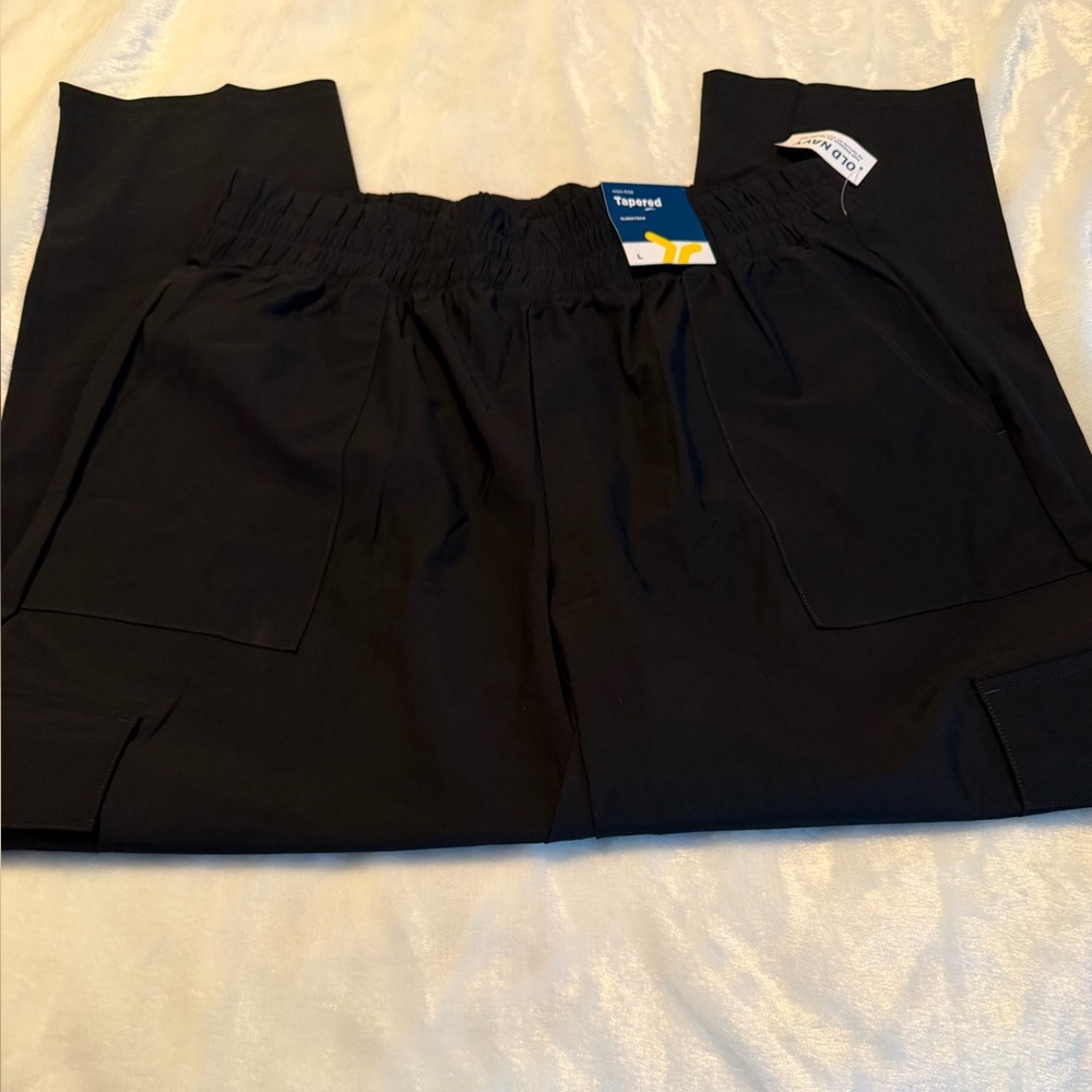Old Navy Black Women's Joggers - Picture 6 of 15